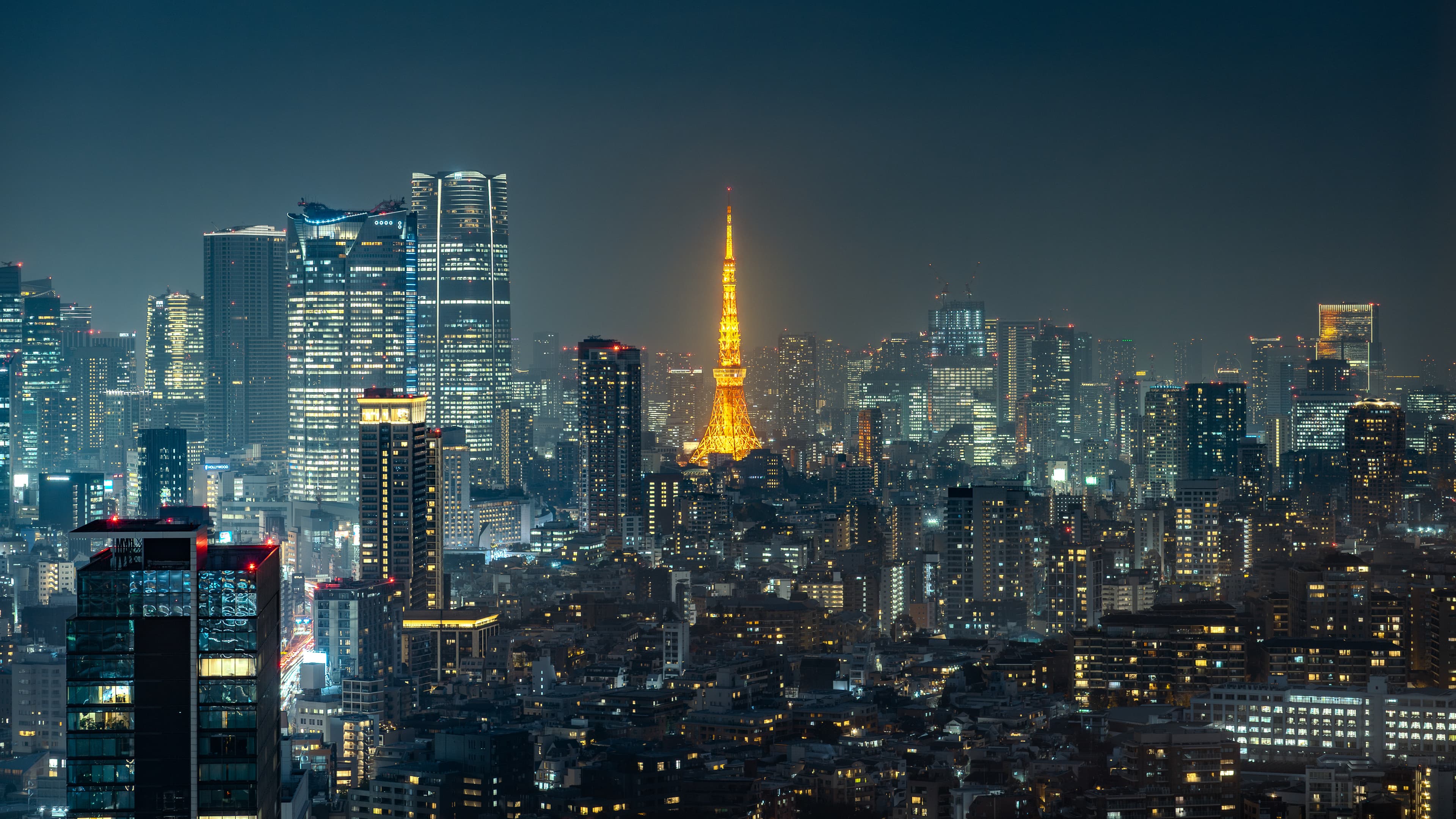 Tokyo Tower at night